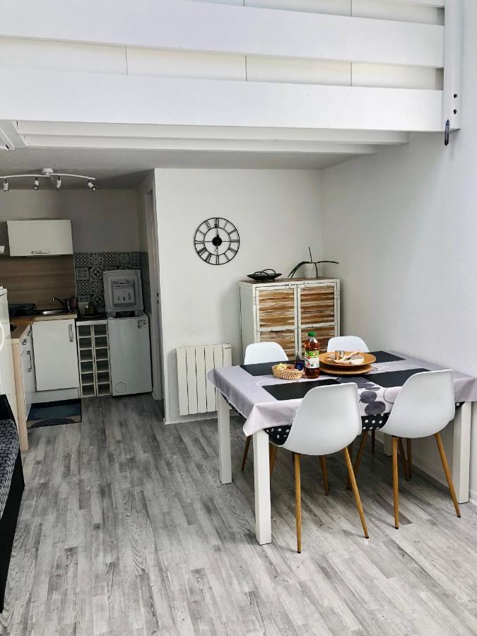 Appartement Duplex Lumineux Idealement Situe Ares Exterior photo